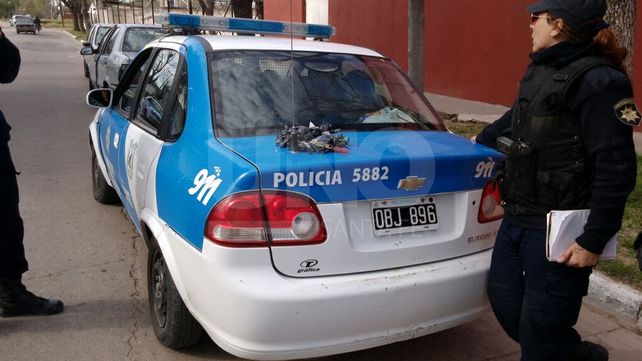 Cayó preso al intentar eludir un control policial y le incautaron un arma de guerra cargada