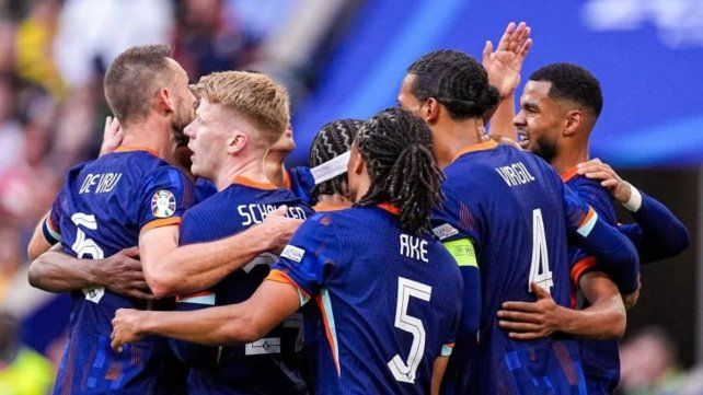 Países Bajos fue muy superior y liquidó el partido sobre el final.