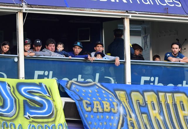 Carlos Tevez estuvo en La Bombonera viendo a Boca Juniors ante Olimpo