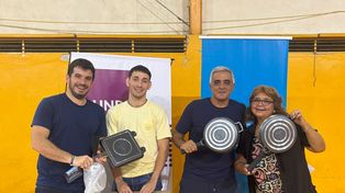 Logro. El intendente de Venado Tuerto, Leonel Chiarella, y el rector de la UNR, Franco Bartolacci, en la residencia universitaria de Moreno 460, en Rosario
