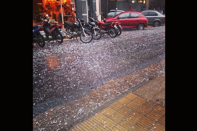Las piedras que cayeron en la ciudad. Facebook: Ignacio David