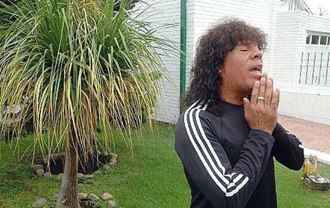Como la mona. El cantante cuartetero cordobés Carlos La Mona Jiménez dormía en su casa de avenida Fernando Fader al 3.500
