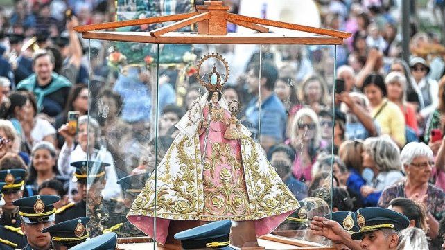 Caravana y misa para homenajear a la Virgen del Rosario