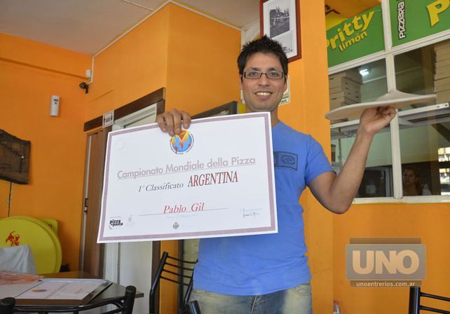 Diploma. Pablo fue el único representante de Latinoamérica.  Foto UNO/Mateo Oviedo