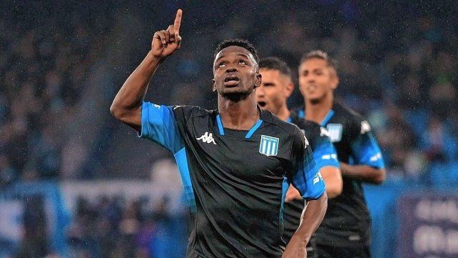 Racing aplastó a un pálido Godoy Cruz y se prende arriba Racing aplastó a un pálido Godoy Cruz y se prende arriba