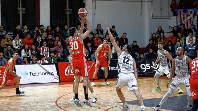 Con buena tarea del santafesino Mauro Cosolito