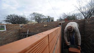 Créditos UVA: se endeudaron por un millón de pesos y ahora deben un 50% más