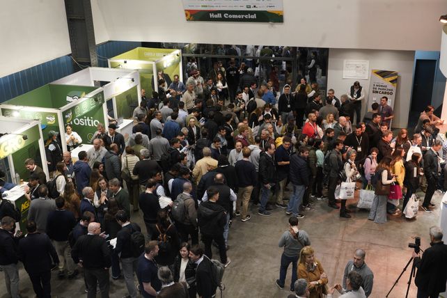 El acceso al Salón Metropolitano desde arriba, otra postal del movimiento que se vivió en el segundo día del congreso El acceso al Salón Metropolitano desde arriba, otra postal del movimiento que se vivió en el segundo día del congreso