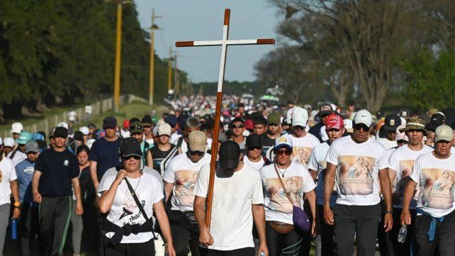 Peregrinación Hasenkamp-Paraná: miles de fieles caminaron entre muestras de fe y devoción