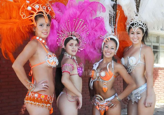 La comparsa Santa Fe Cordial festeja sus 40 años de trayectoria