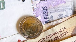 Un funcionario salte&ntilde;o devolvi&oacute; dinero que le pagaron de m&aacute;s