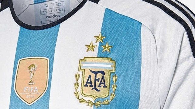 Las tres estrellas sobre el escudo de la AFA.