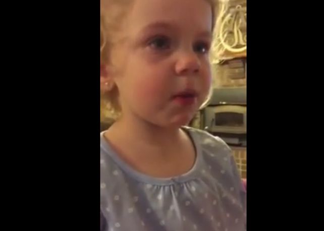 Nena de 2 años en crisis porque no puede tener novio