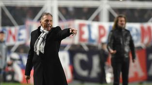Miguel Russo destacó además que San Lorenzo termina defendiendo con siete defensores.
