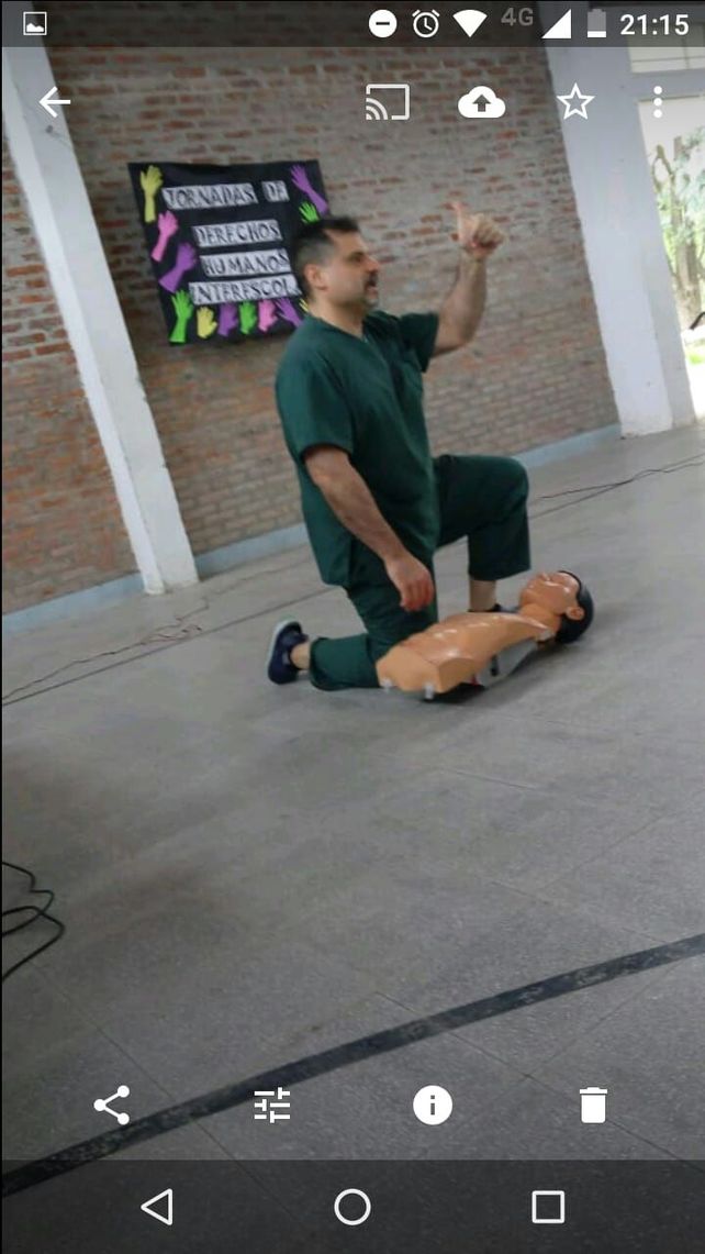 Taller de RCP en la escuela secundaria Esparza