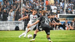 Colón sumó un punto importante, pero retrocedió en el juego.