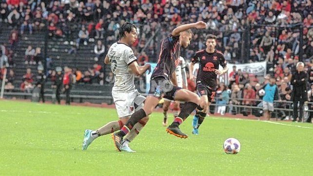 El minuto a minuto del duelo entre Colón y Belgrano