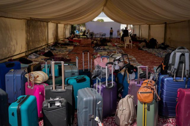 El gobierno dijo que repatrió a 250 argentinos varados en Emiratos Árabes
