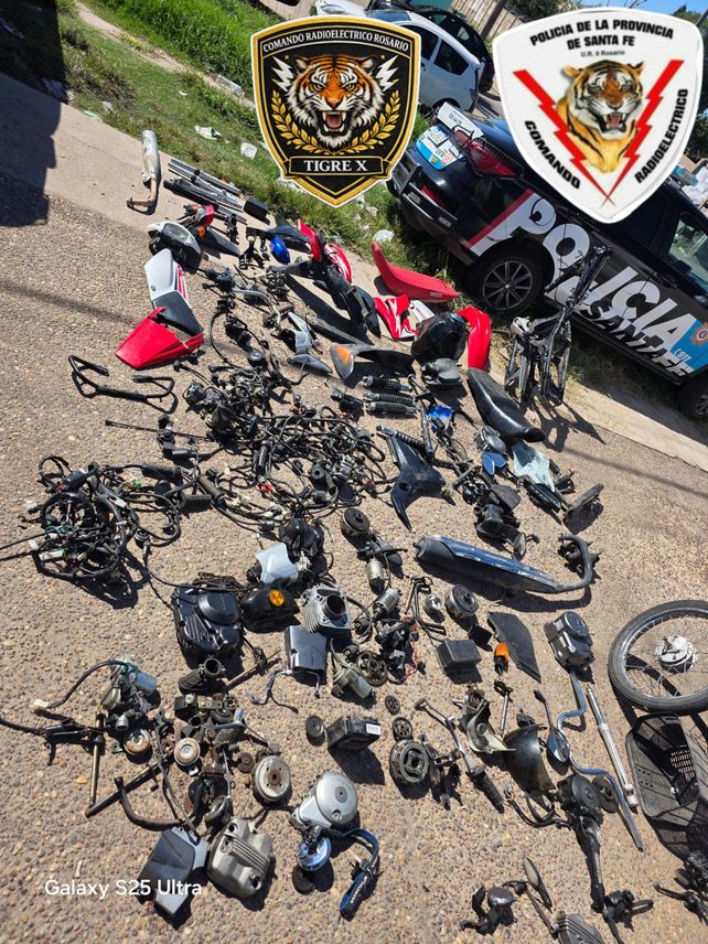 Piezas de motos robadas. Partes del material incautado en los tres procedimientos de ayer