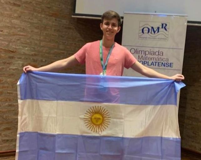 Matías Álvarez Oviedo estudia en el Politécnico y viajará en julio a Gran Bretaña.