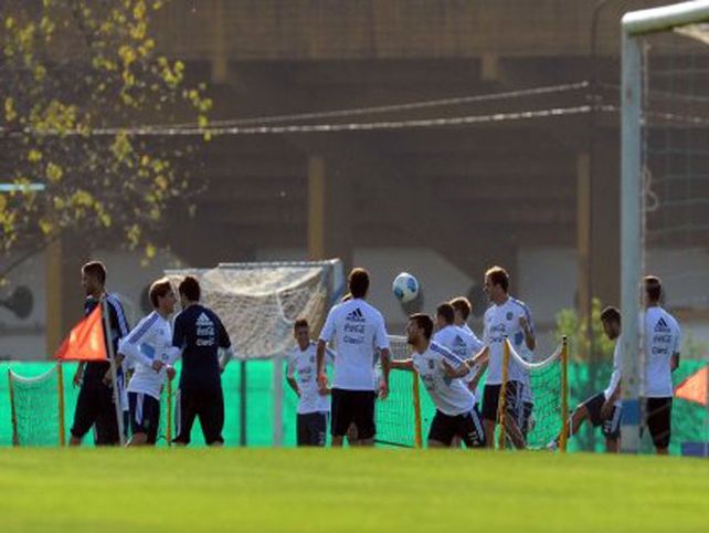 Con plantel casi completo, la Selección argentina inició su objetivo Mundial