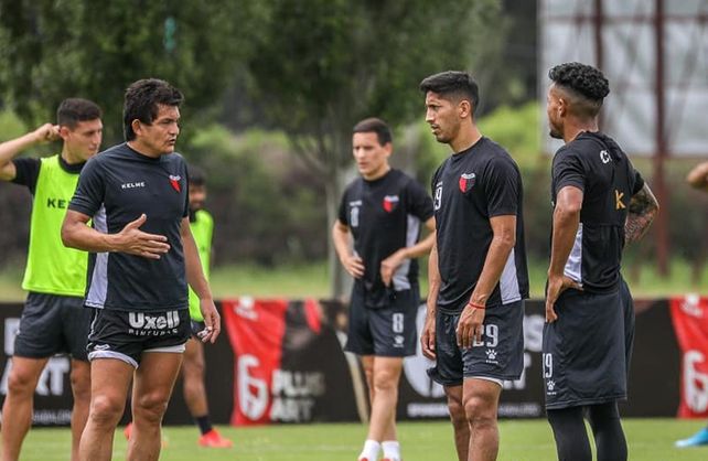 Col&oacute;n vuelve a entrenar con muchas bajas y sin caras nuevas.