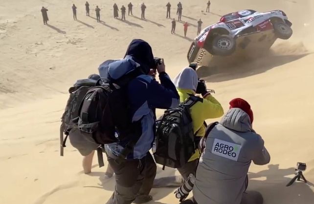 Mirá el impresionante vuelco de Fernando Alonso en el Dakar