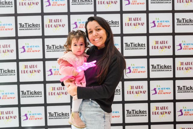 Nerina Candiote y Olivia.  