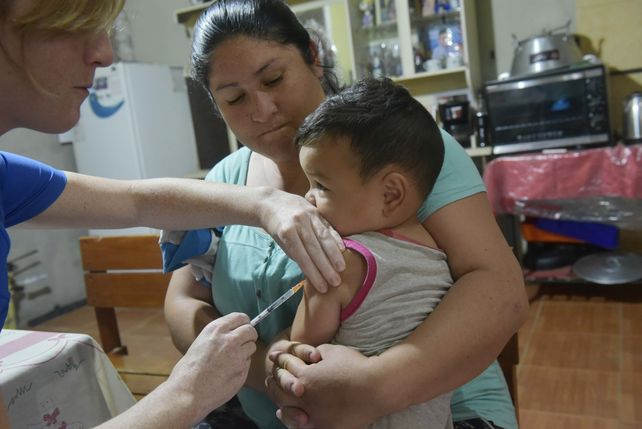 Nación prometió enviar a Santa Fe dosis de vacunas contra la meningitis