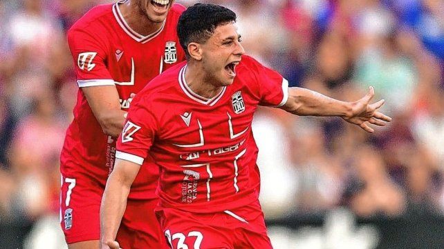 Independiente gestiona para sumar al delantero Lucas Román