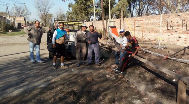 A pulmón, vecinos de Cabaña Leiva construyeron una plaza
