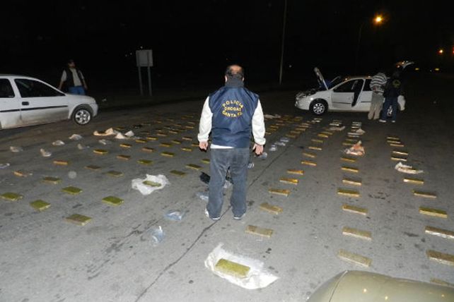 Cayó narcotraficante  con arma de guerra y 169 kilos de marihuana en Rosario