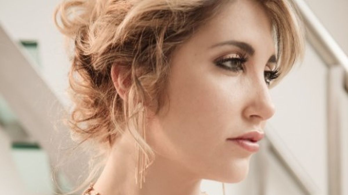 El topless de Ayelén Paleo apenas disimulado por gotas de agua