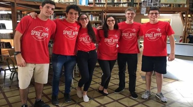 El grupo de jóvenes estudiantes rosarinos que viajará al Kennedy Space Center
