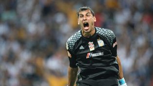 El Patón Nahuel Guzman renovó su vínculo con el club de México.
