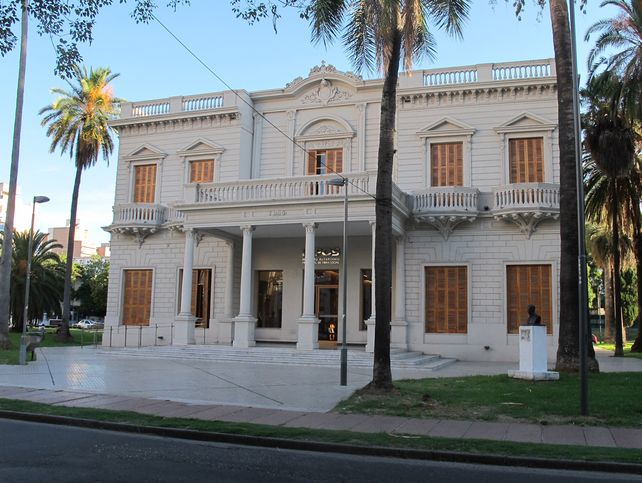 Iapos deberá cubrir el tratamiento médico de la travesti.