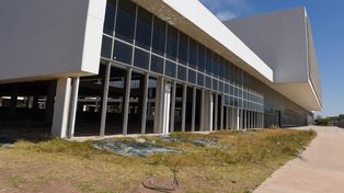 El Hospital Regional Sur, ubicado en San Martín y Circunvalación, comenzó a construirse hace 12 años.
