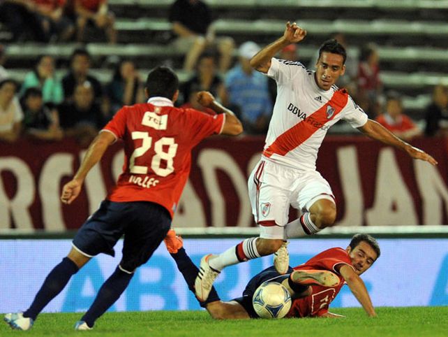 El Rojo perdió con River y está al borde del descenso