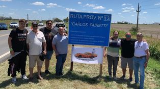 El sábado 23 por la mañana, en el cruce de ruta 13 con la circunvalación de San Jorge, se realizó un acto con los hijos e Pairetti y los representantes del proyecto que impuso el nombre del piloto al trayecto entre Clucellas y Las Rosas.