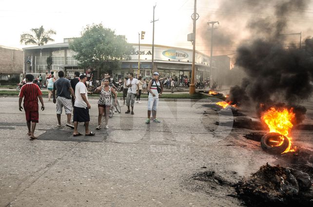 Vecinos del norte reclamaron bombas extractoras y asistencia médica