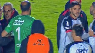 Gigliotti le dijo de todo a Yllana y los jugadores debieron meterse en el medio para calmar la situación.