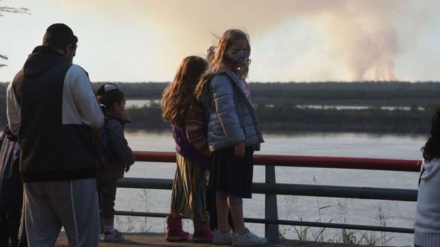 Luego de varios días de humo de los incendios en islas de Victoria y Delta