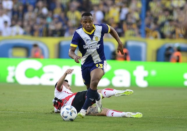 Campaz domina en uno de sus mejores partidos con la camiseta de Central: en el triunfo 3 a 1 sobre River.