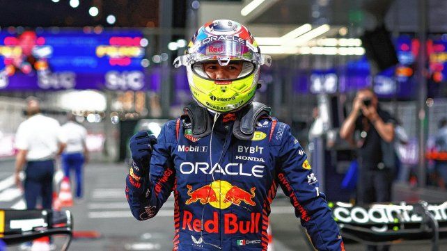 Sergio Checo Pérez logró el mejor tiempo para el GP de Arabia Saudita.