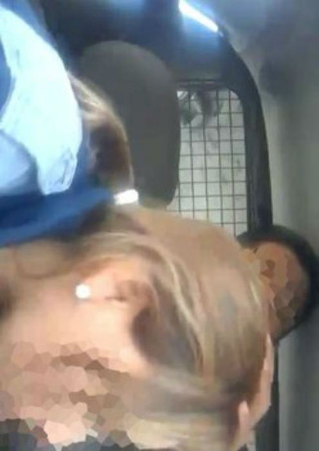 Sancionarán a dos policías rosarinos por tener sexo explícito adentro de un patrullero