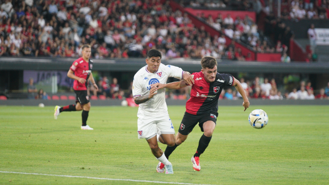 Luciano reapareció ante Tigre para marcar la punta izquierda de Newells. Nunca había jugado con Fabbiani.