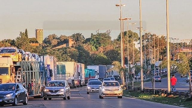 Se informó oficialmente en qué rutas no podrán circular camiones entre las 18 y las 21 de este martes