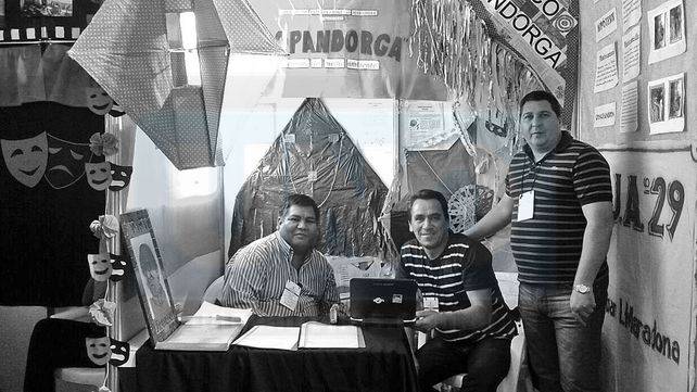En la Feria. El profesor Claudio Molina