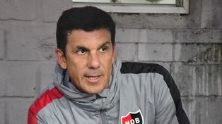 Para el técnico será su primera parada realmente brava en el fútbol de esta ciudad. Dirigirá un clásico del que nunca formó parte.