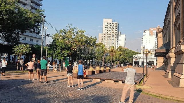Filas para hisoparse en la Estación Belgrano